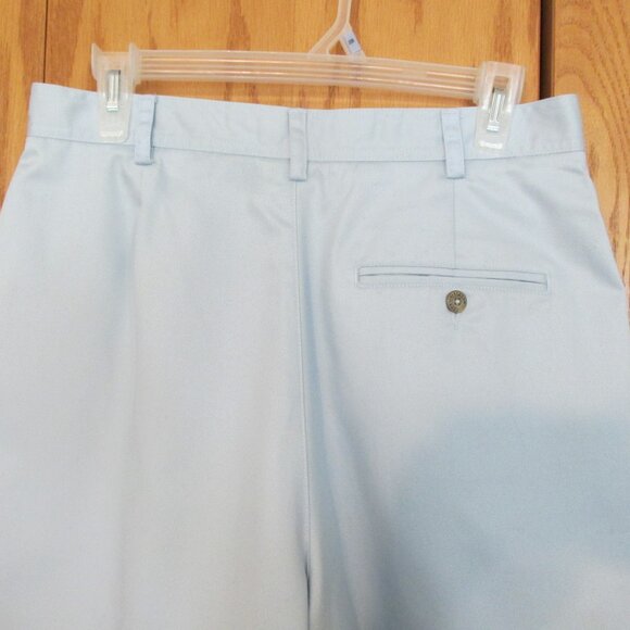 LIZ CLAIBORNE WOMENS SIZE 12 SHORTS LIGHT BLUE COTTON TWILL PLEATED TROUSER GOLF - Picture 7 of 9